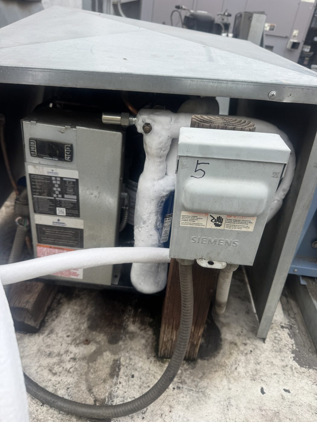 Smart Thermostats Worth It for AC Repair in Pomona?